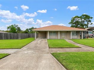 8829 Livingston Ave, Chalmette, LA 70043