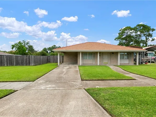 8829 Livingston Ave, Chalmette, LA 70043