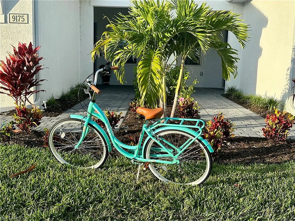 2 bed, 2.0 bath, 1569 sqft, $6,500 — Photo 3