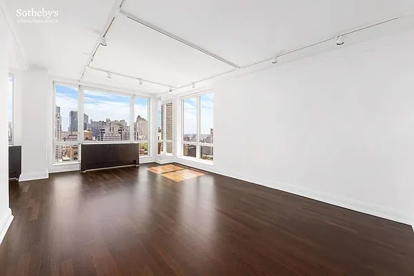 Rented by Sotheby's International Realty | media 10