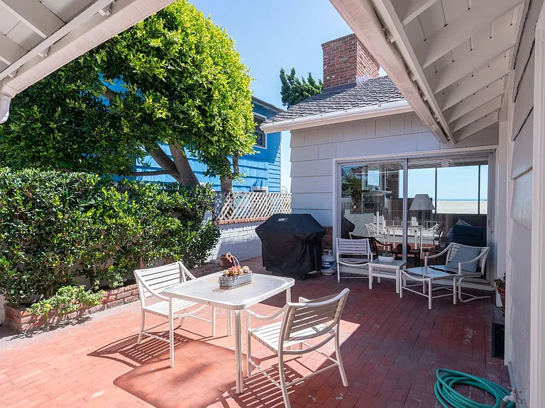 2124 E Oceanfront — Photo 6