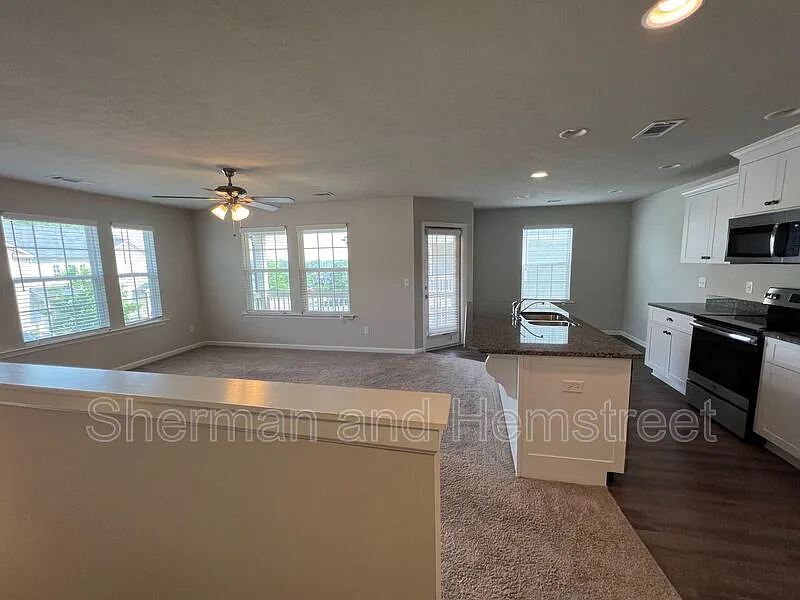 Joiner Crossing Apartments — Photo 2