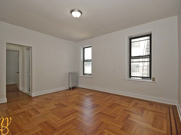 2nd image of 325 S 1st St