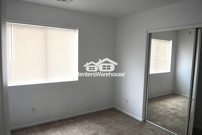 1623 E Silverbirch Ave — Photo 16