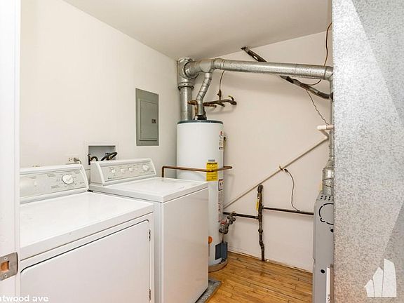 2nd image of 932 W Wrightwood Ave #1028