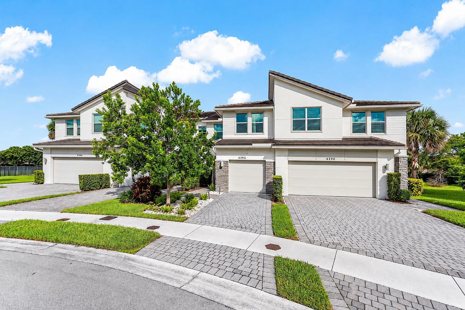 3 bed, 2.5 bath, 1535 sqft, $3,750 — Photo 1