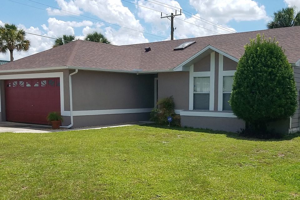 1st image of 212 Bristol Cir