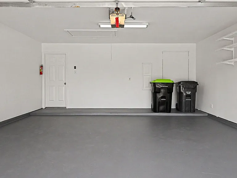 18314 Manorcliff Ln — Photo 22