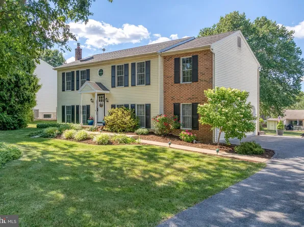 7 Thomas Rd, Lancaster, PA 17602