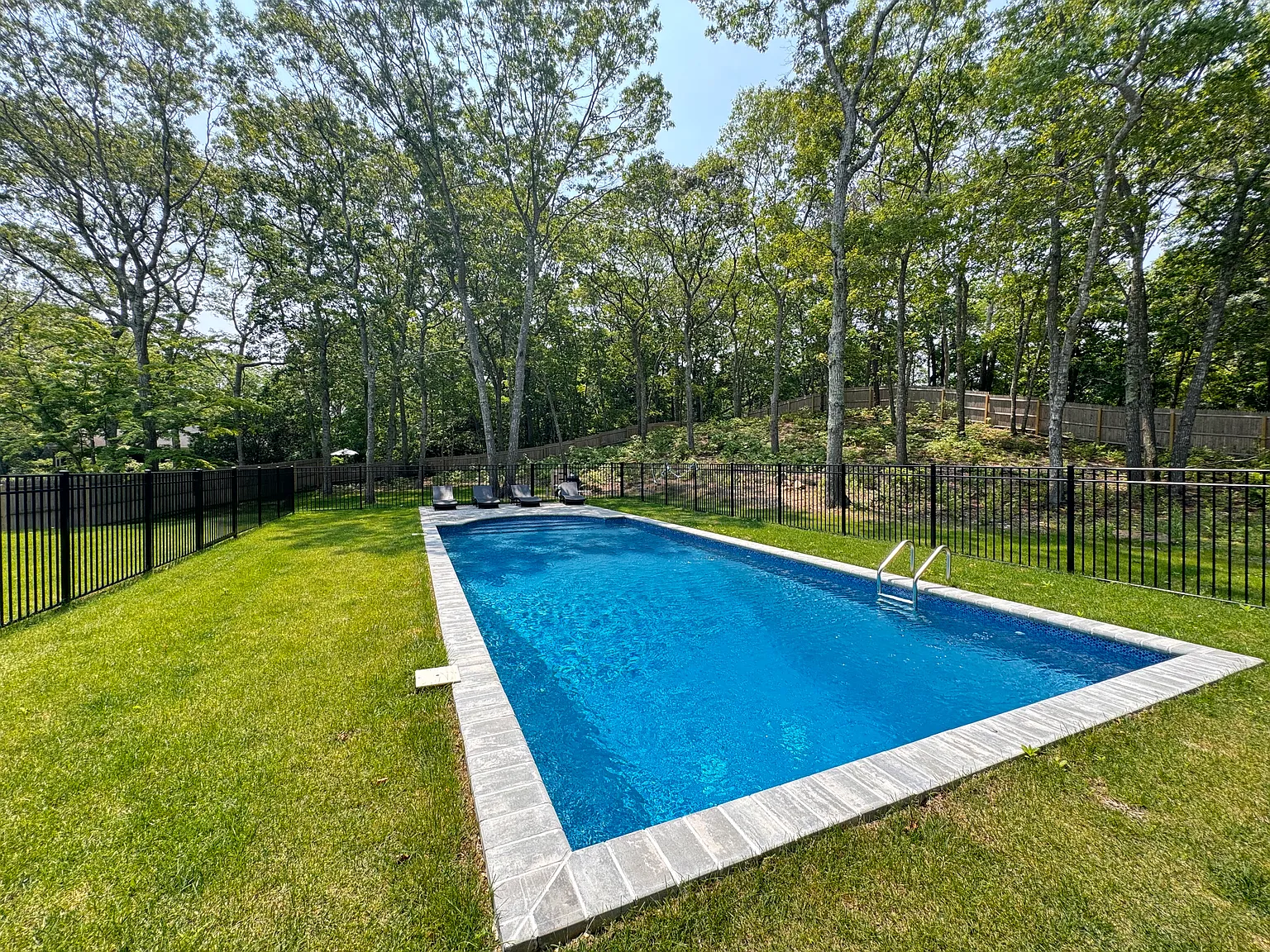 Year Round living in The Hamptons! — Photo 3