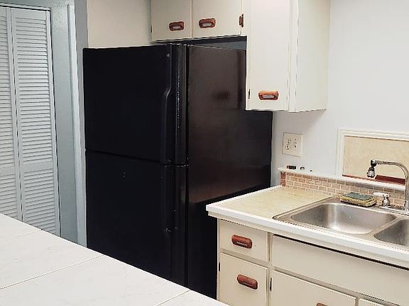 4th image of 633 S Palmetto Ave #2040