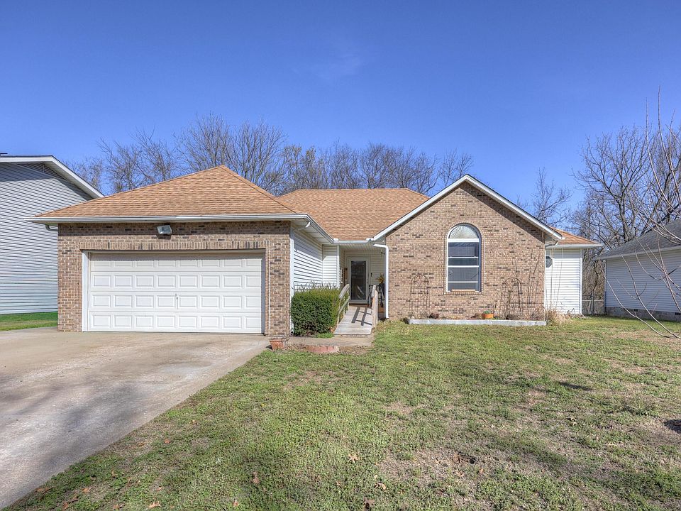 1st image of 1206 Douglas Court