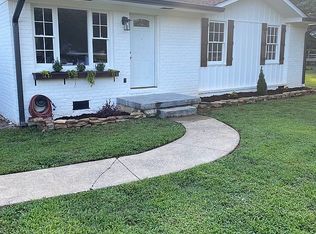 6913 Love Ln, Hixson, TN 37343