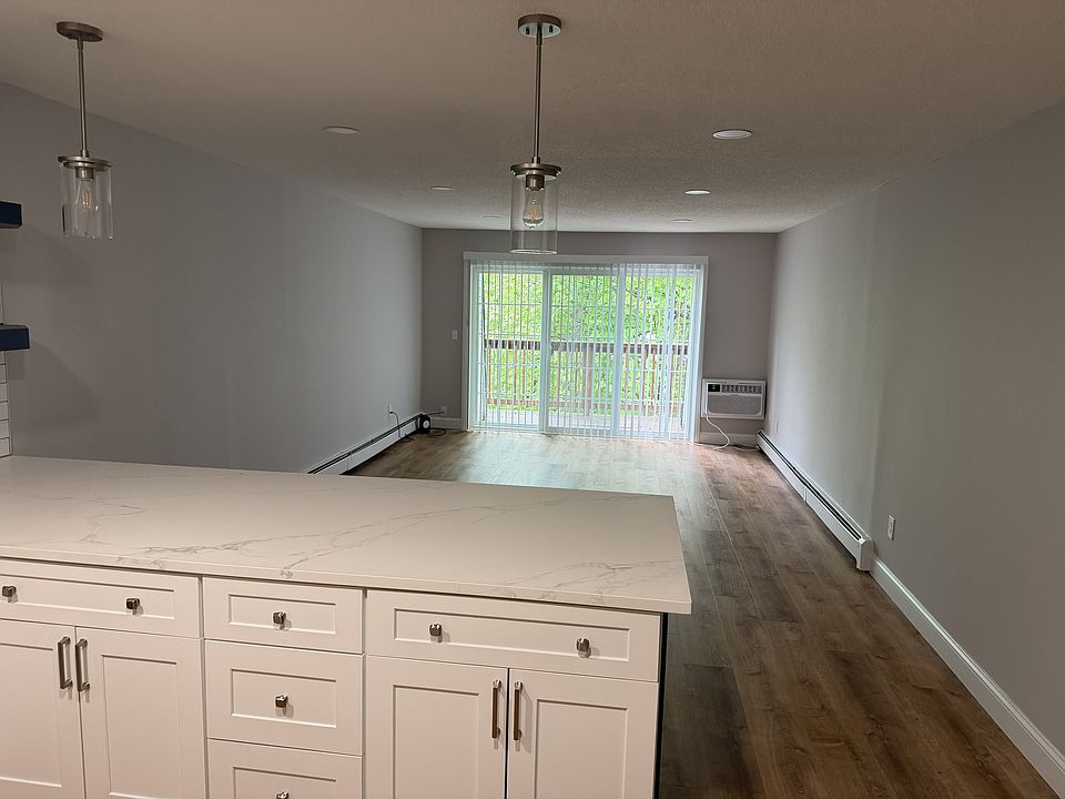 2nd image of 330 Simmonsville Ave #3307