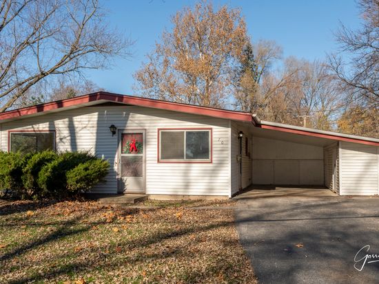 70 Circle Dr E, Montgomery, IL 60538