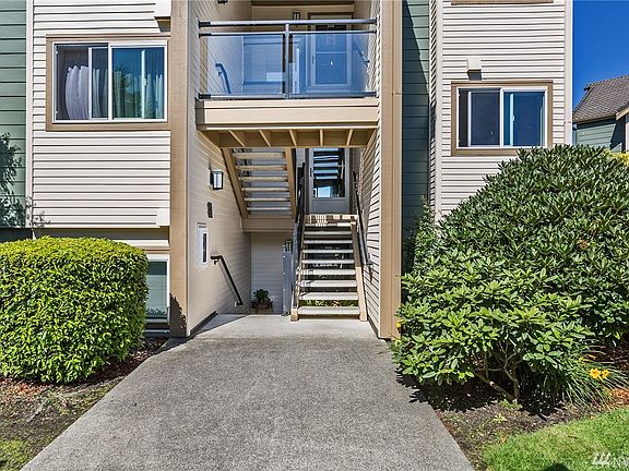 2nd image of 3008 N Narrows Dr Unit E205