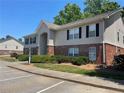 1920 Crest Hollow Dr, Winston Salem, NC, 27127