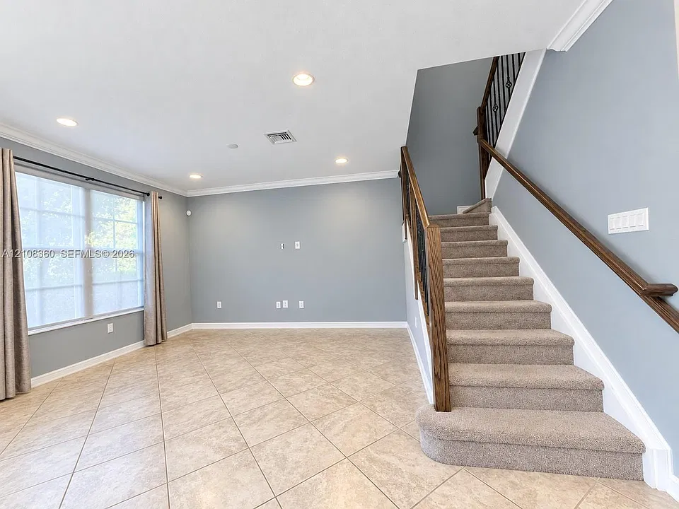 4608 Tara Cove Way