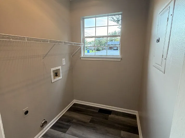 1306 Green Forest Dr — Photo 16
