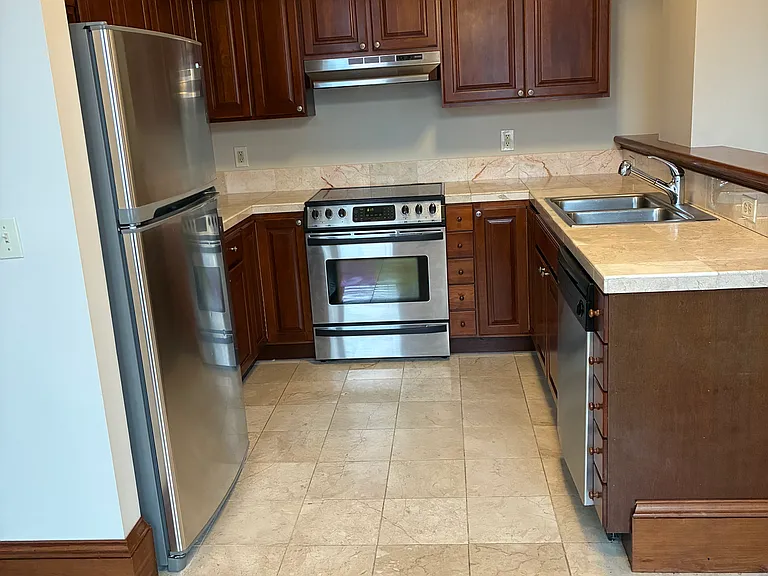 1280 Market St #403 — Photo 5