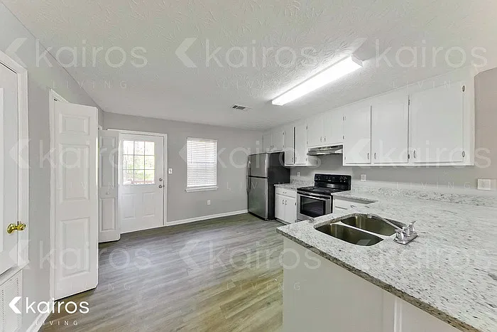 2 bed, 1.5 bath, 1207 sqft, $1,275 — Photo 4