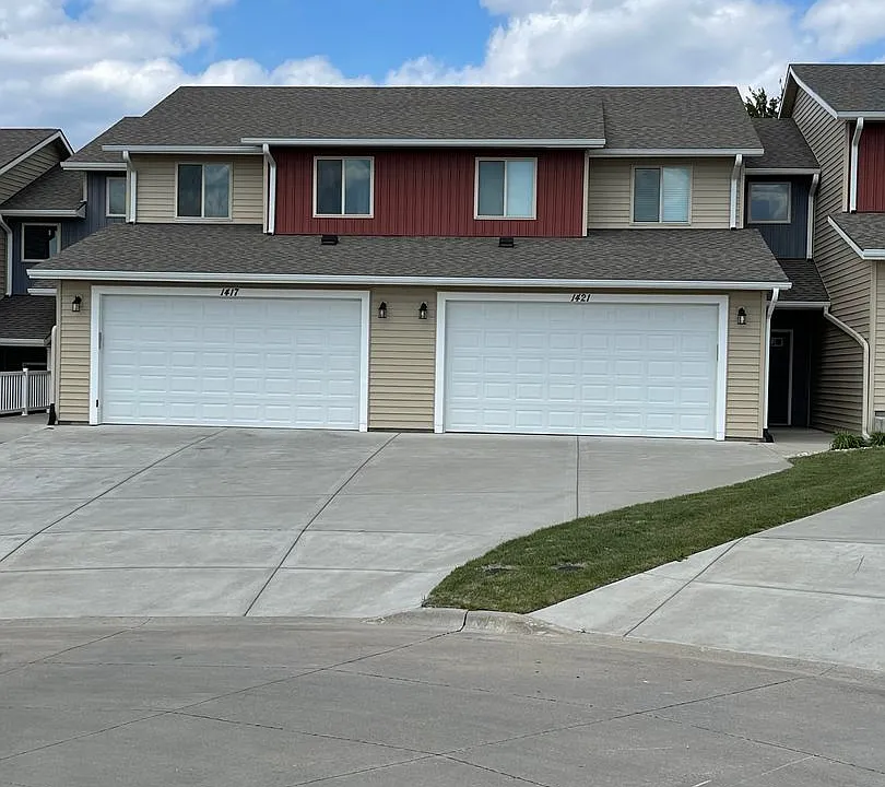 1421 Paddington Cir