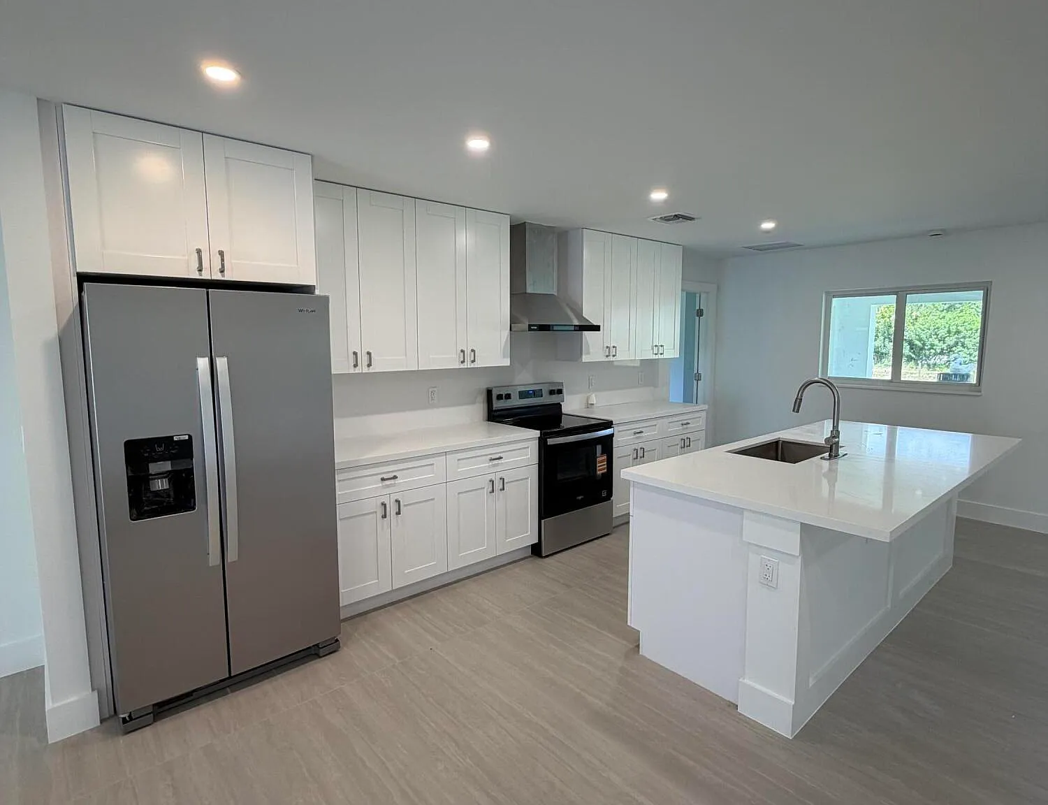 4 bed, 3.0 bath, 1576 sqft, $4,400 — Photo 4