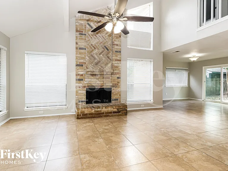 2322 Piddler Dr — Photo 3