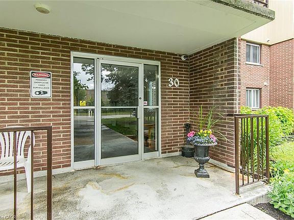 3rd image of 30 Avalon Pl #203
