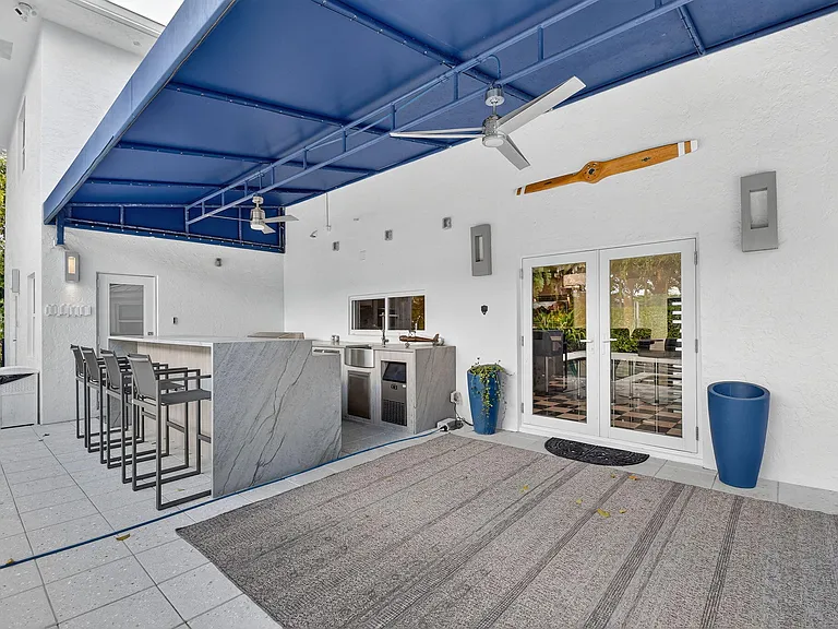 2900 Greenbriar Blvd — Photo 17