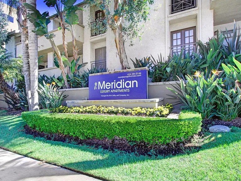 Meridian Apartments — Photo 1