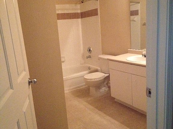 4th image of 925 Ivy Meadow Ln