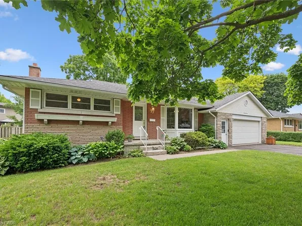 77 Maywood Rd, Kitchener, ON N2C 2A2