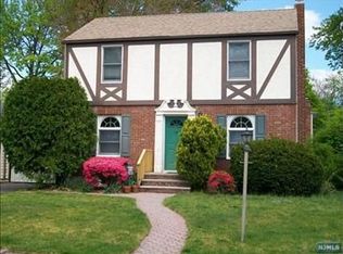 176 Dorchester Rd, River Edge, NJ 07661
