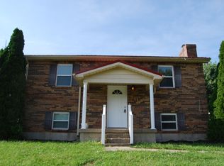 811 Cedarcrest Dr, Vine Grove, KY 40175