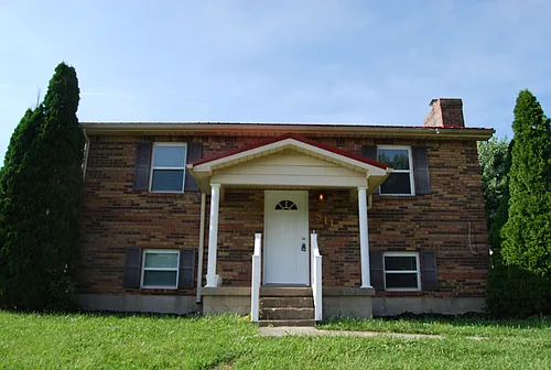 811 Cedarcrest Dr Photo 1