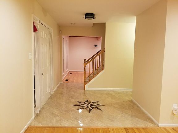 Entry with custom tile