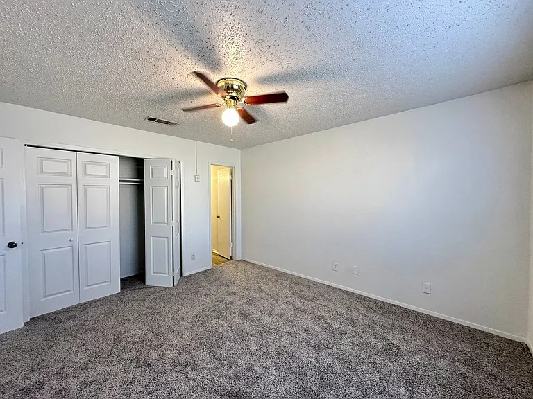 2105 Creekwood Dr — Photo 17
