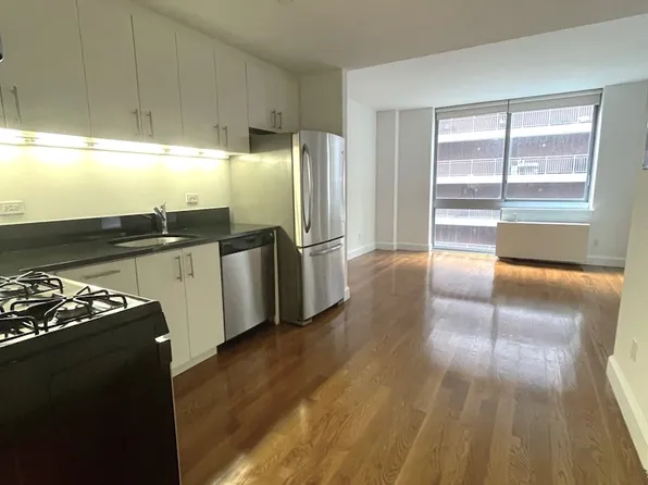 225 Schermerhorn Street image 1 of 20