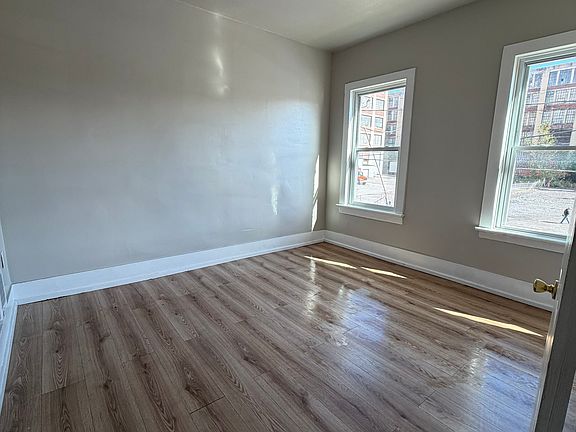 5th image of 41 Elk St
