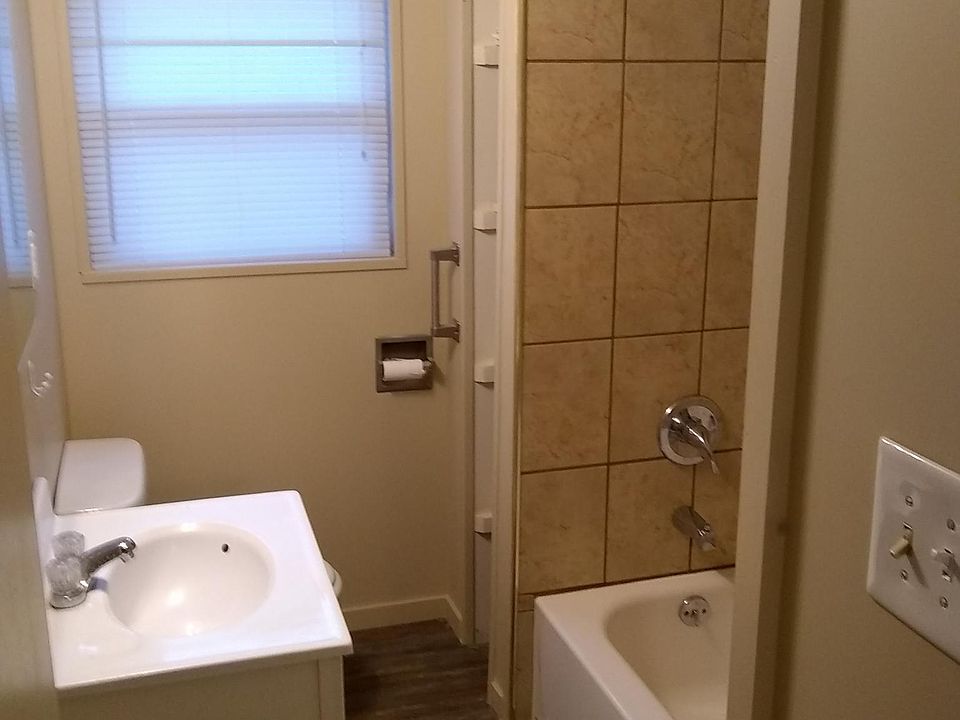 1st image of 675 1/2 W 11th St