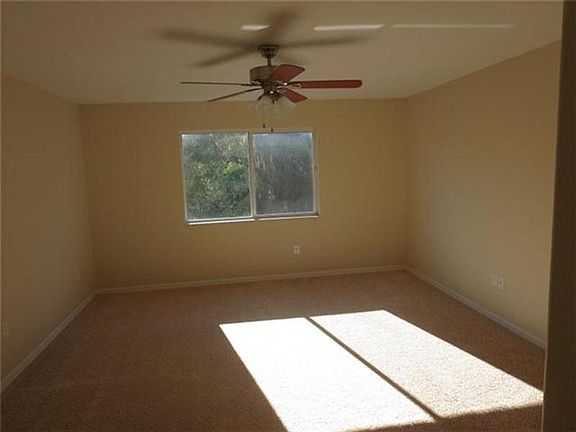 4th image of 18128 Sandy Pointe Dr
