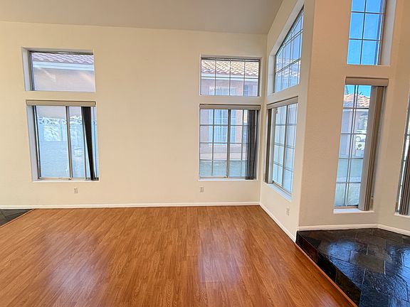 3rd image of 2836 Huber Heights Dr