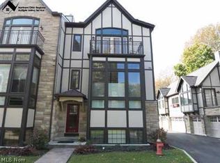 2419 Derbyshire Ct, Cleveland, OH 44106
