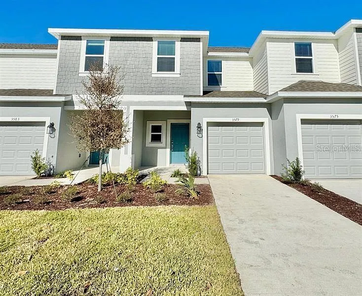 3 bed, 2.5 bath, 1407 sqft, $1,900 — Photo 1