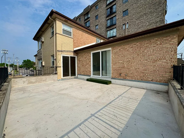 Ahhhh! The balcony/terrace! What a place to enjoy the outdoors with safety and privacy