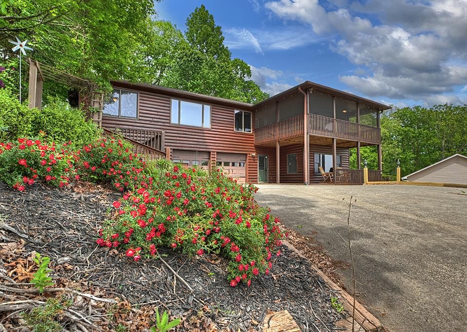 1st image of 205 Lookout Dr