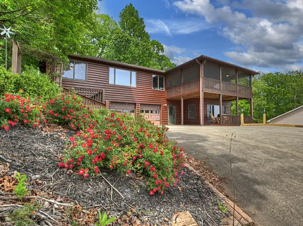 205 Lookout Dr, Blue Ridge, GA 30513