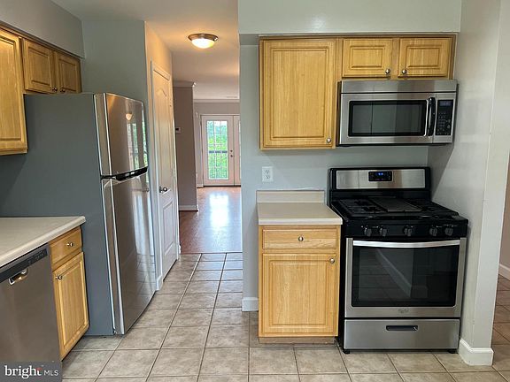 5th image of 4037 Chesterwood Dr #4037