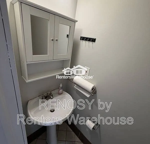 400 Lyndhurst St — Photo 8